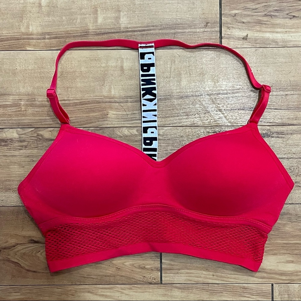 Victoria’s Secret PINK Red Wireless Push Up Racerback Sports Bra Small 32 34